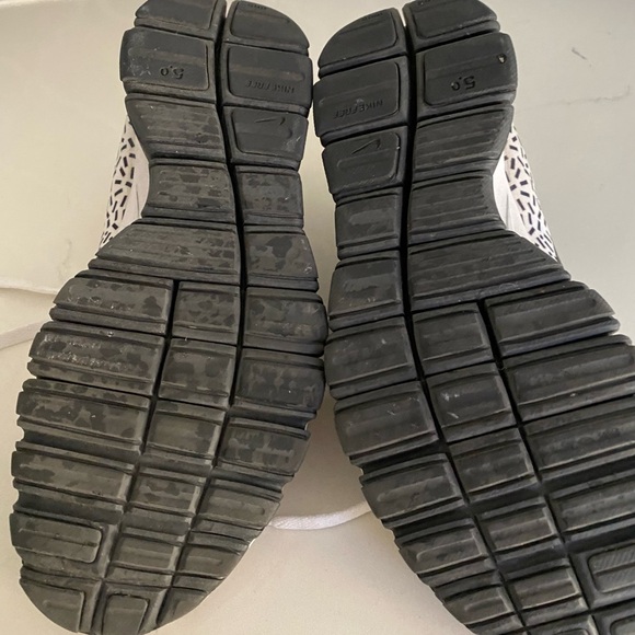 Nike Free 5.0 athletic shoes size 7 - Picture 3 of 3